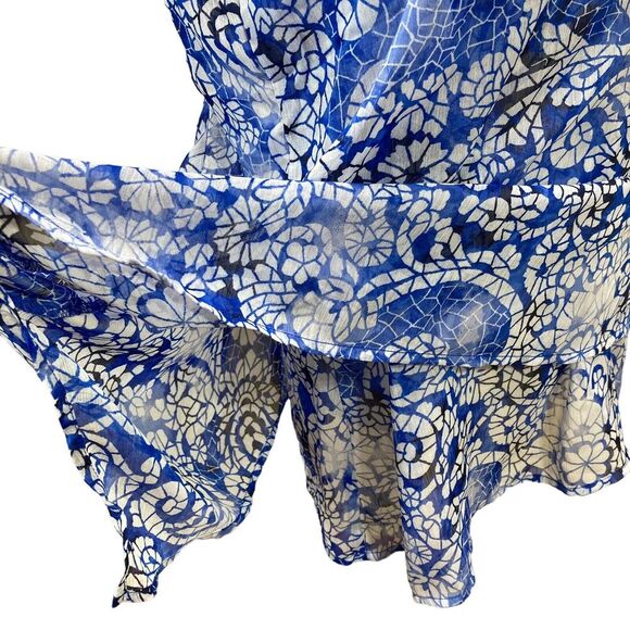 Fever Tunic Womens Small Blue White Floral Sleeveless Shirt Flowing‎ Hem NEW - Picture 4 of 11